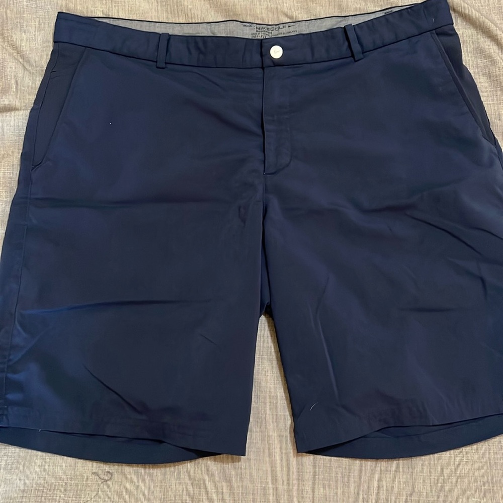 Nike golf shorts 38